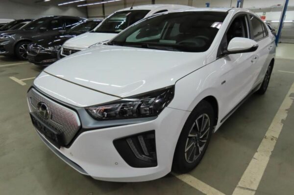 Hyundai IONIQ electric MY21 38 kWh 136 hv Premium *KAIKILLA VARUSTEILLA